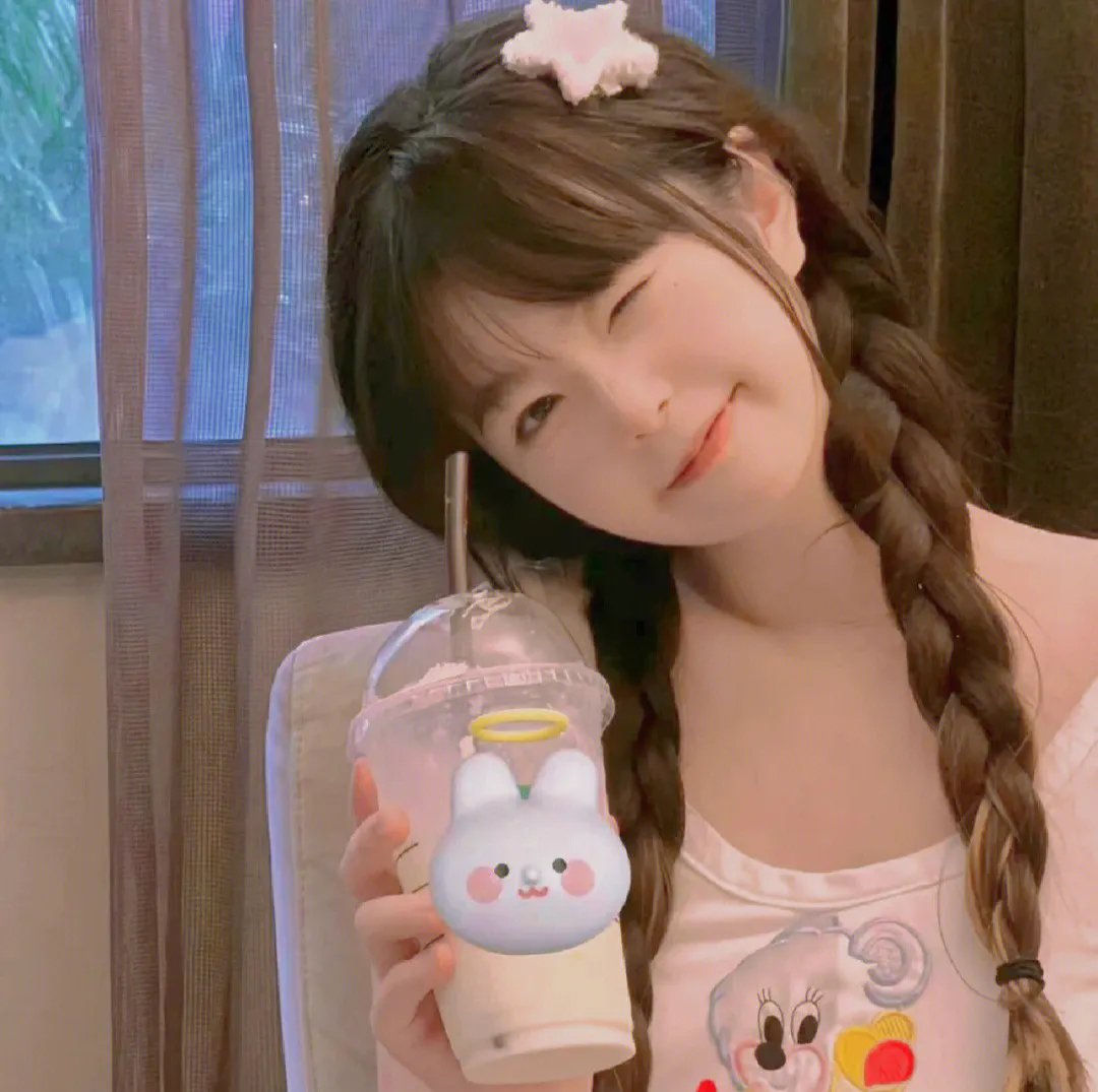 提剑映桃花